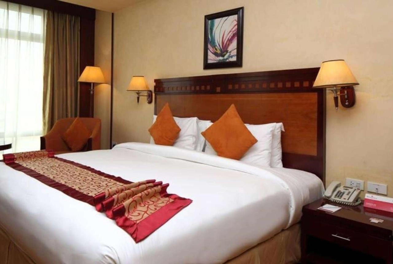 Ramada Riyadh Hotel Exterior photo