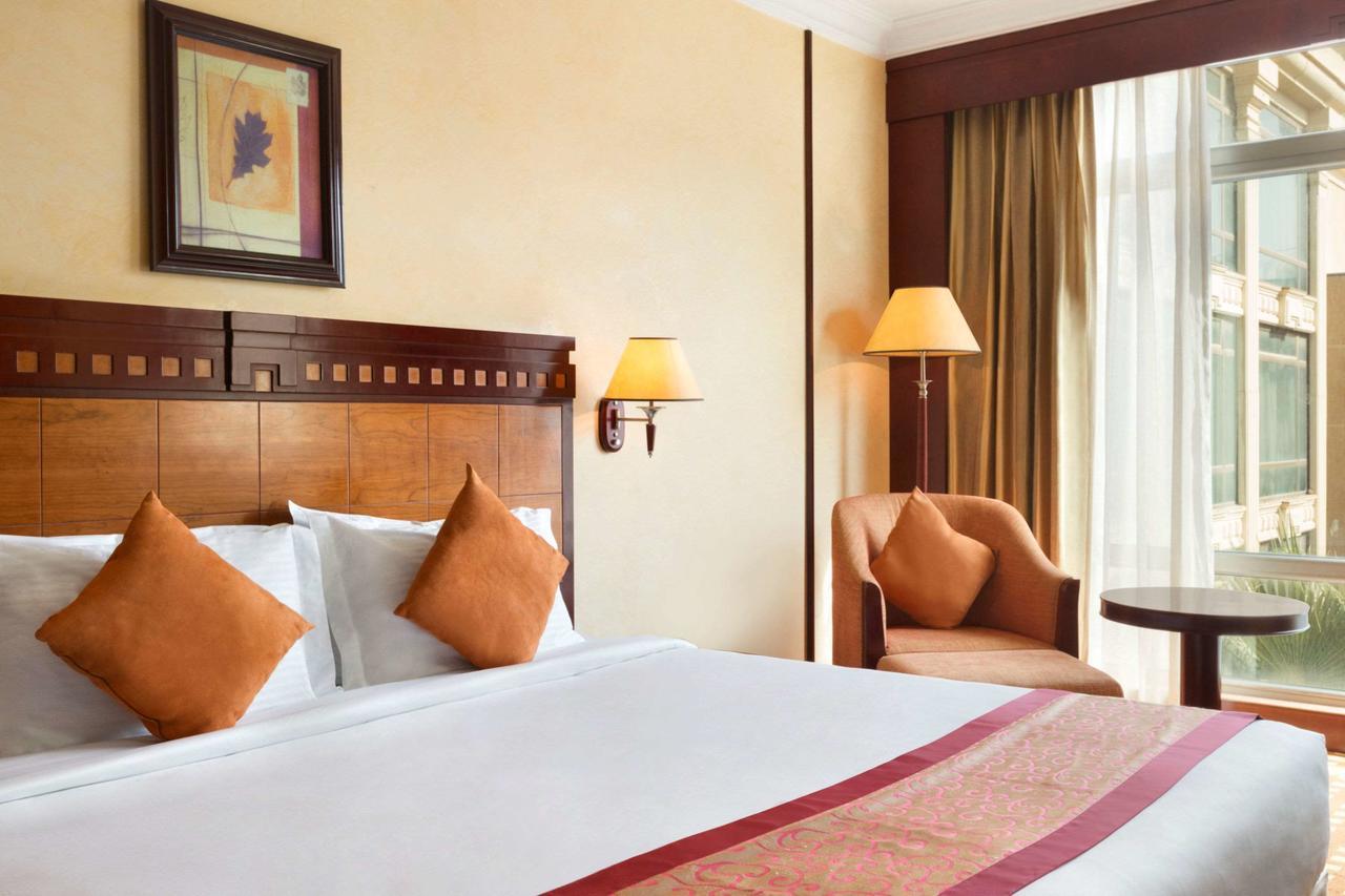 Ramada Riyadh Hotel Exterior photo